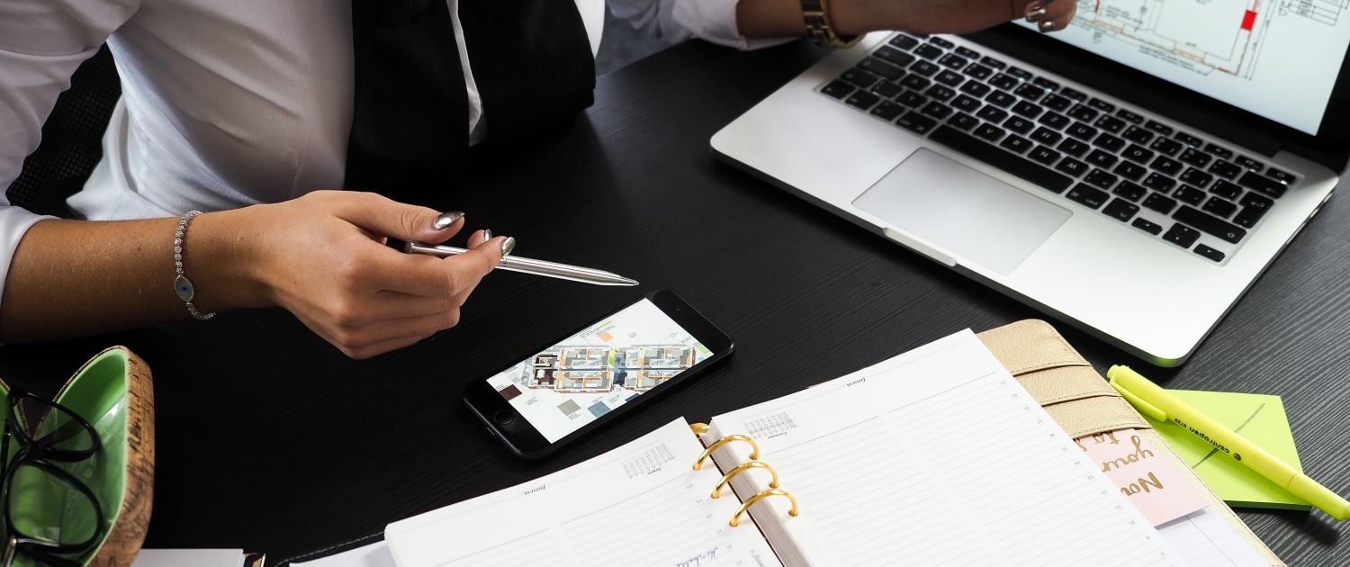 architect-businesswoman-composition-313691